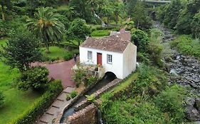 Ribeira Do Guilherme - Watermill House Botanic Garden